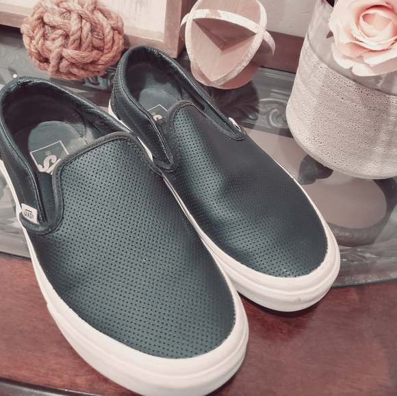 Vans - Picture 5 of 6